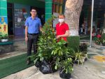 Manh Thuong Quan Ung Ho Cay An Trai Cho Tre 1