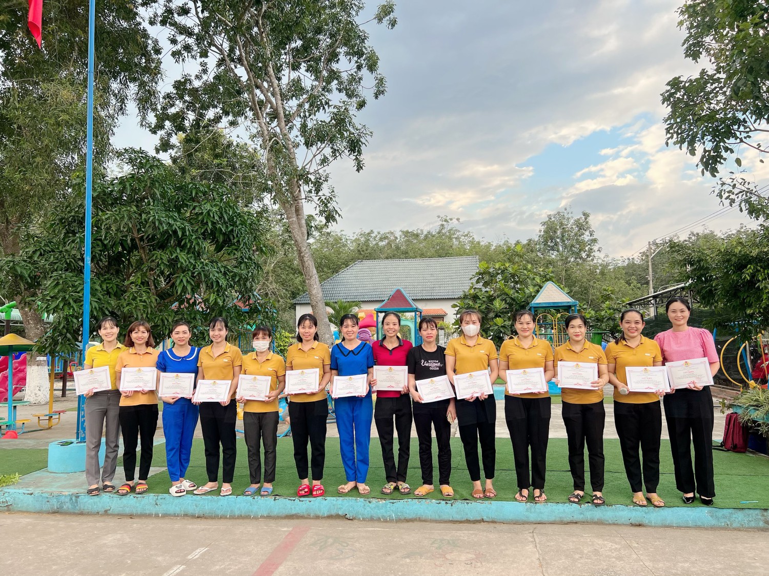 Kỷ niệm ngày 20/10 trò chơi dân gian