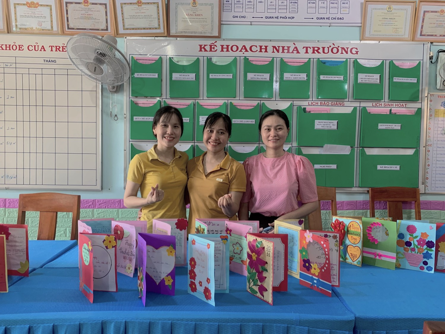 Hội thi làm thiệp chào mừng ngày nhà giáo Việt Nam 20/11