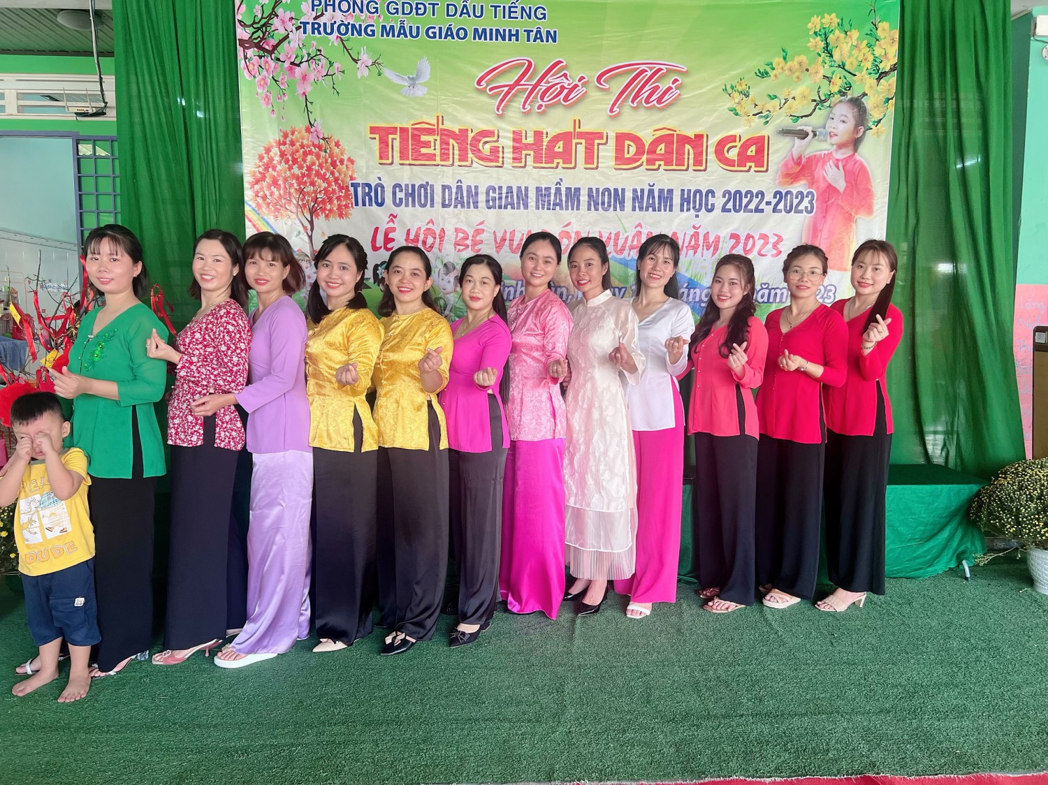 Hội thi "Tiếng hát dân ca , trò chơi dân gian, Lễ hội vui đón xuân năm 2023"