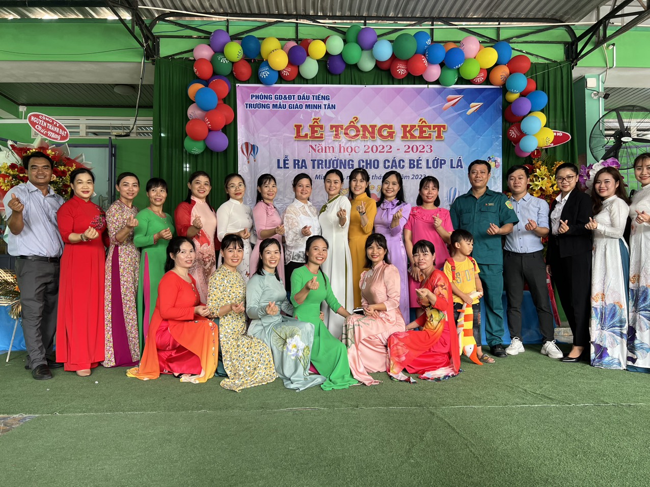 Lễ Tổng kết năm học 2022-2023 và lễ ra trường cho trẻ lớp lá