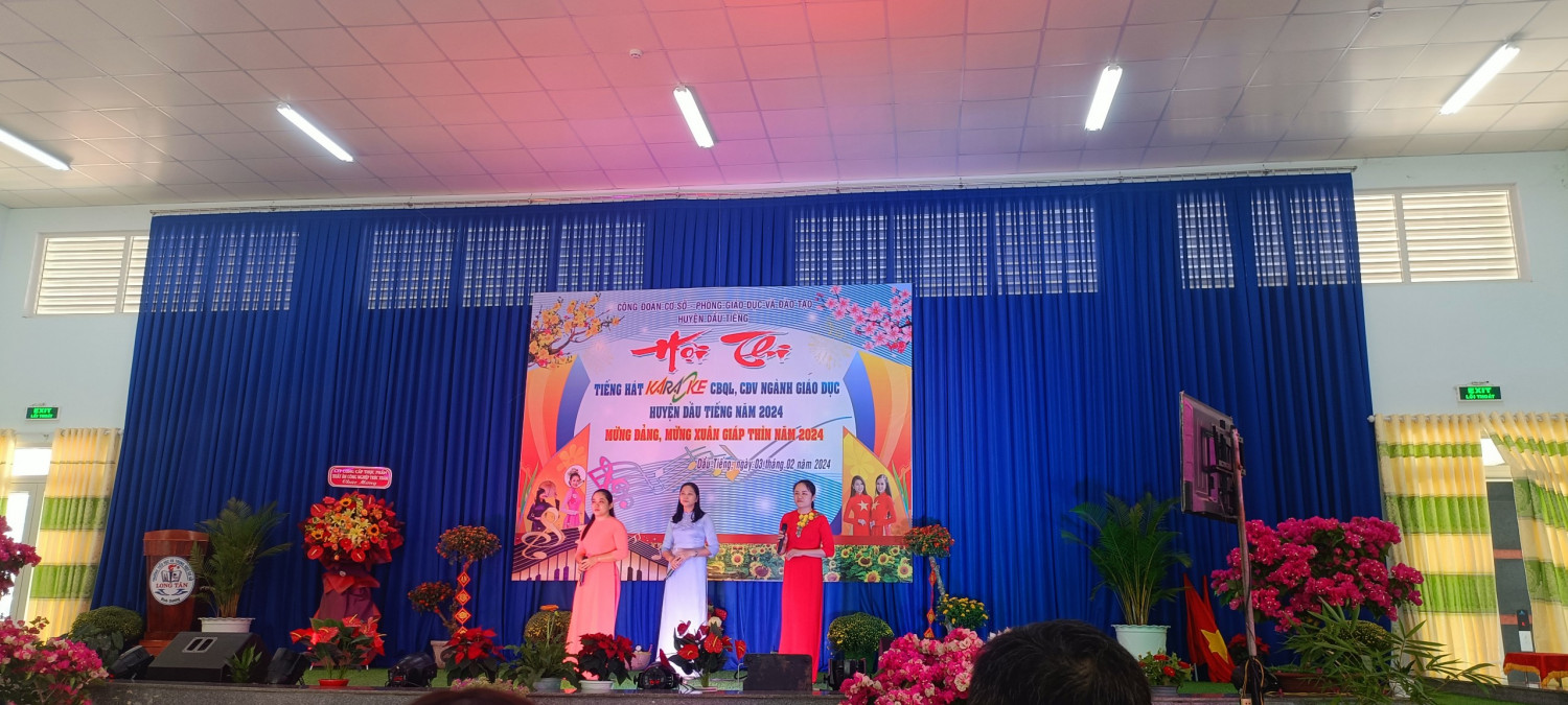 Hội thi " Tiếng hát karaoke CBQL, CĐV ngành giáo dục Huyện Dầu Tiếng năm 2024 Mừng đảng mừng xuân