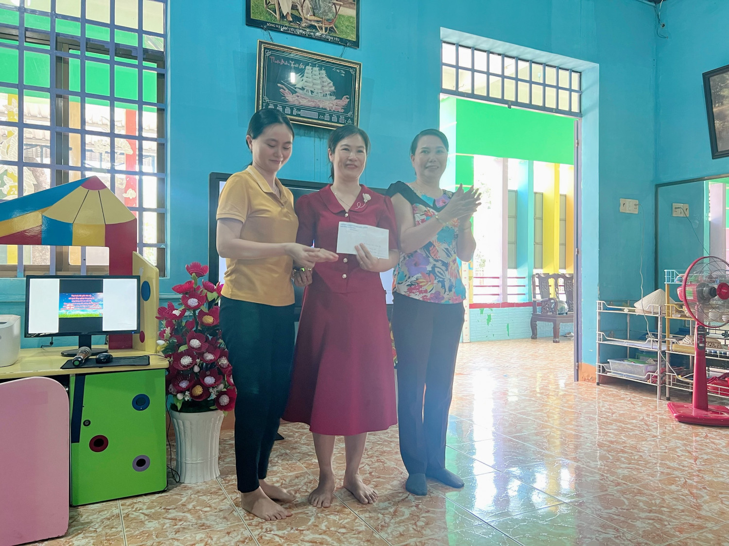 Chia tay cô " Lê Thị Thúy Loan" Nghỉ việc